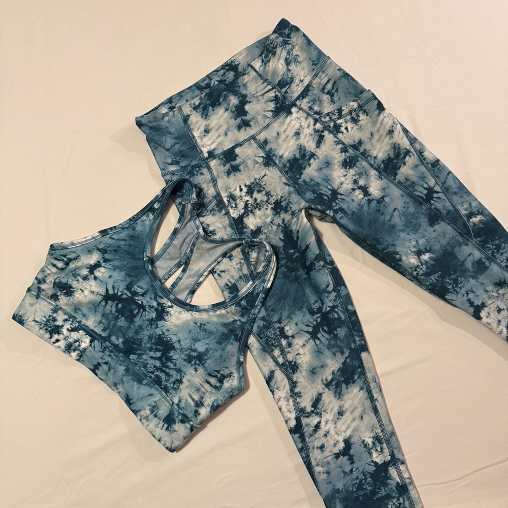 Victoria’s Secret 2 piece workout bra and leggings set